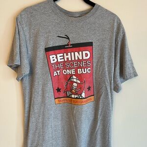 Tampa Bay Buccaneers Behind the Scenes at One Buc Mens Shirt Size M Gray NFL Y2K